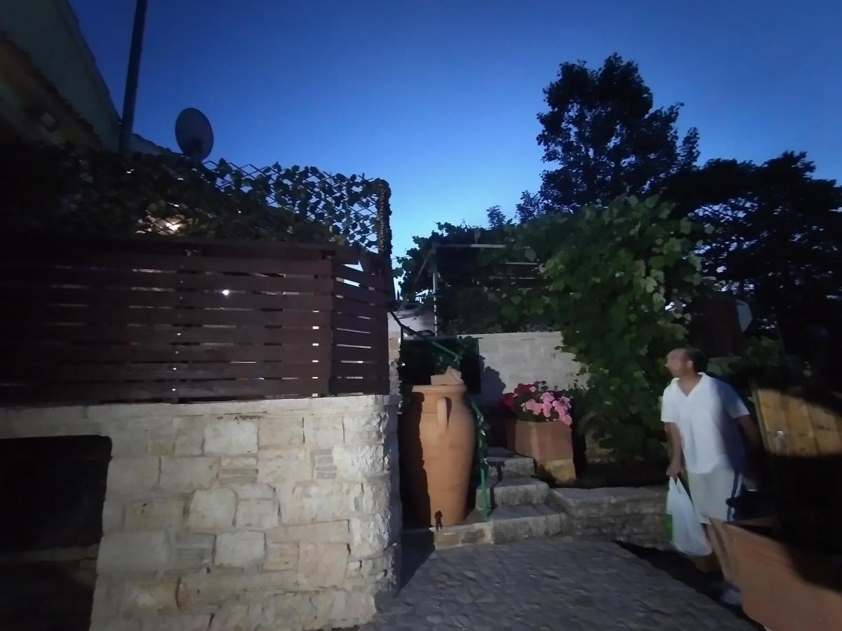 Stonemakers Hide Villa Karyotikon Dış mekan fotoğraf